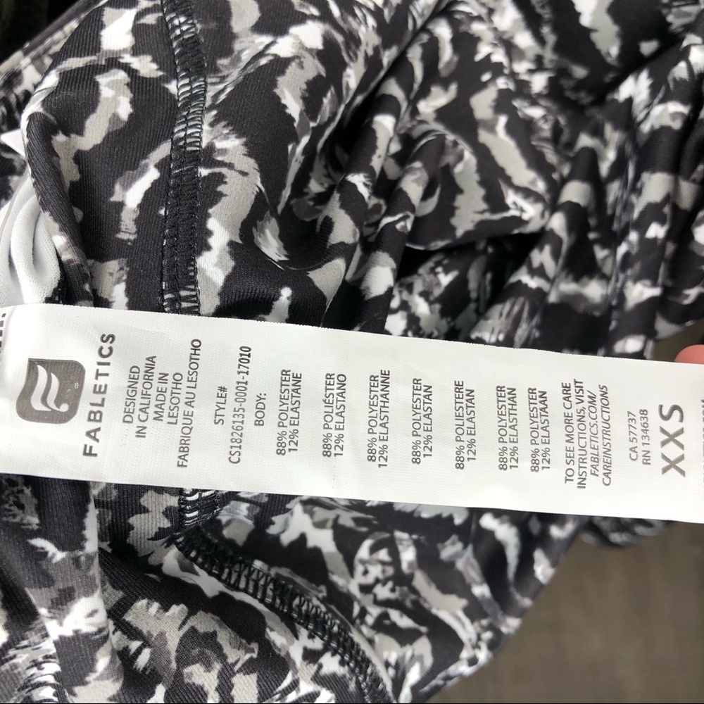 Fabletics Blck/Wht/Gray Pattern Legging - image 3